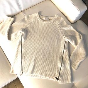 CALVIN KLEIN SWEATER
